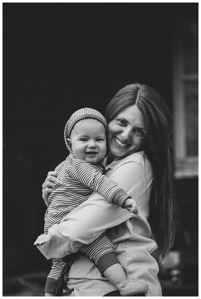 mom with baby at Abingdon Virginia Family Photo Shoot